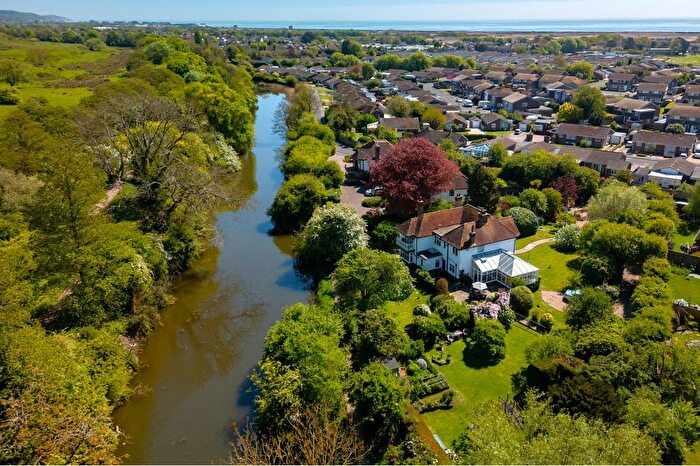 4 Bedroom Detached House For Sale In Burmarsh Road, Hythe, CT21