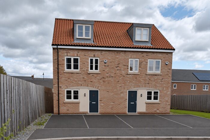 3 Bedroom Semi Detached House To Rent In Cathedral Close, Chilton, Ferryhill, DL17