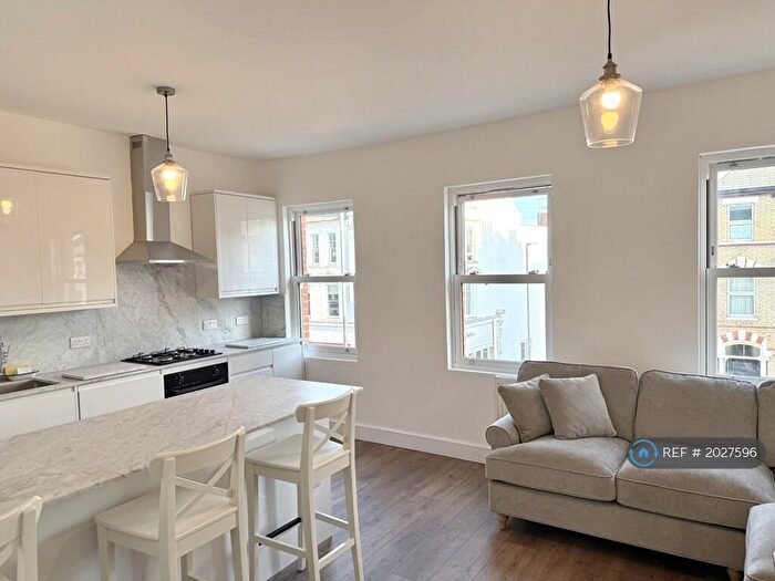 2 Bedroom Flat To Rent In Battersea Rise, London, SW11