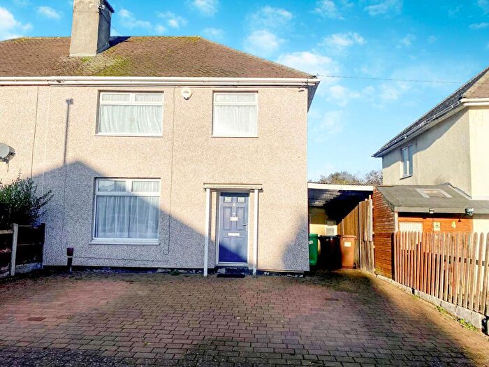 3 Bedroom Semi-Detached House To Rent In Cheadle Close, Nottingham, Bilborough, NG8