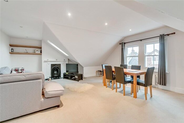 2 Bedroom Apartment To Rent In Lavender Gardens, London, SW11