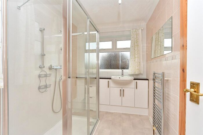 3 Bedroom Semi-Detached House For Sale In Wheatsheaf Close, Boughton-Under-Blean, Faversham, Kent, ME13