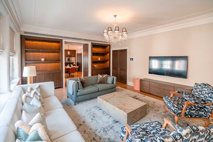 3 Bedroom Flat To Rent In Duke Street, Mayfair, London, W1K
