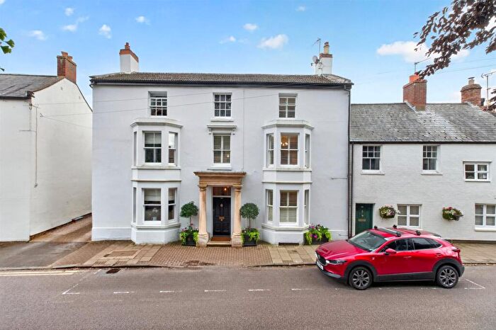 4 Bedroom Town House For Sale In High Street East, Uppingham, Rutland, LE15