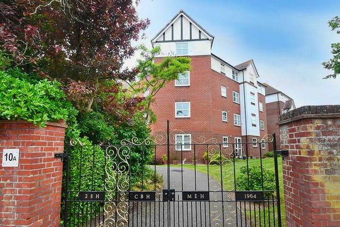 1 Bedroom Flat To Rent In Granville Road, Eastbourne, BN20