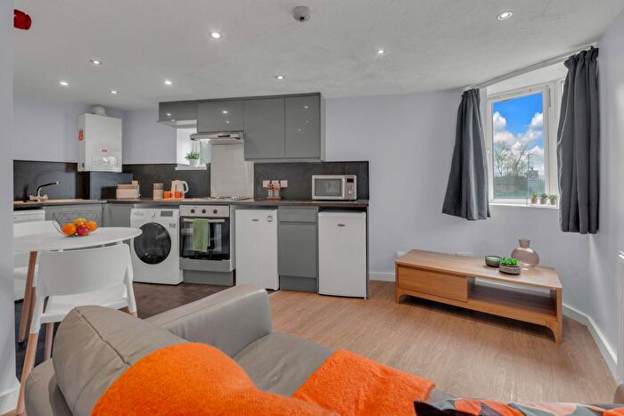 1 Bedroom Flat To Rent In Woodsley Road, Leeds, LS3