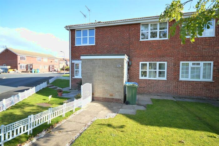 2 Bedroom Flat To Rent In Thorn Tree Avenue, Filey, YO14