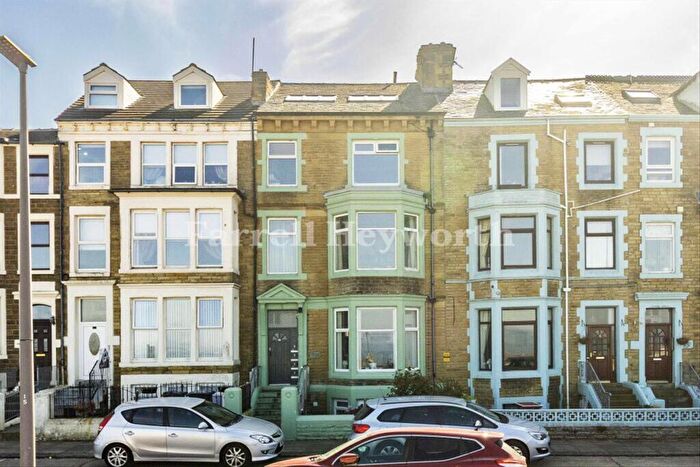 2 Bedroom Flat To Rent In Sandylands Promenade, Heysham, LA3