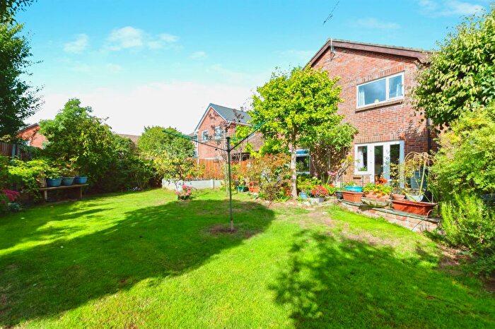 4 Bedroom Detached House For Sale In Avon Meade, Fordingbridge, SP6