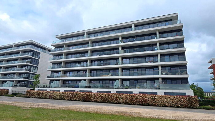 2 Bedroom Flat For Sale In Woodhay House, Kingman Way, Newbury, RG14