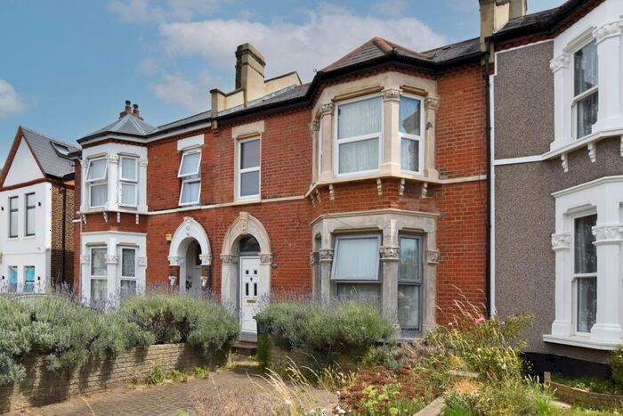4 Bedroom Terraced House To Rent In Wellmeadow Road London, SE6