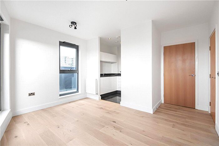 1 Bedroom Apartment To Rent In Green Lanes Walk, London, N4