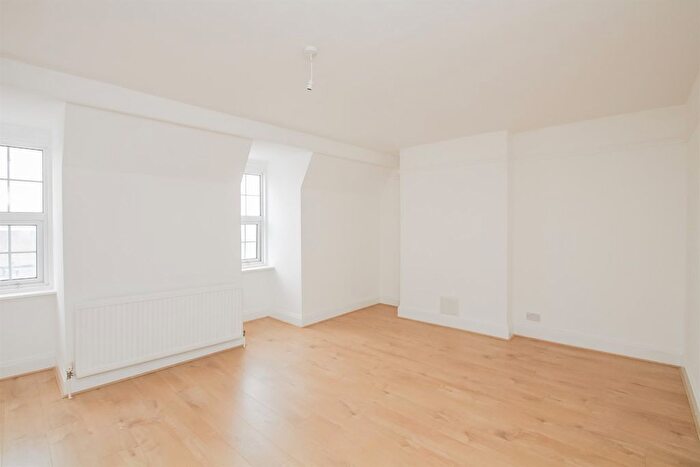 2 Bedroom Flat To Rent In Brent Street, Hendon, NW4