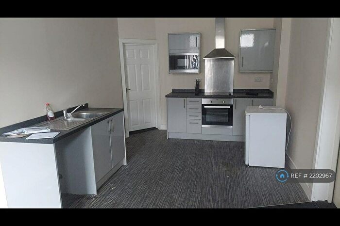 2 Bedroom Flat To Rent In Clifton Street, Burnley, BB12