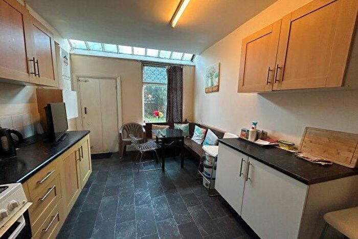 4 Bedroom Semi-Detached House To Rent In Leighton Road, Manchester, M16
