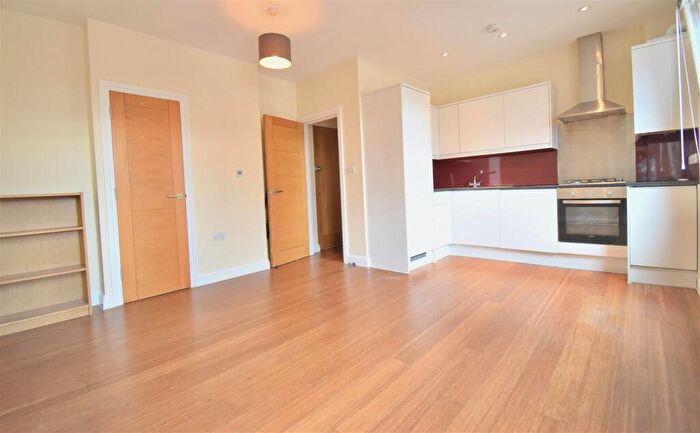 1 Bedroom Apartment To Rent In Bull Yard, London, SE15