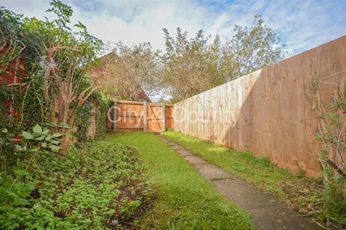 2 Bedroom Detached House To Rent In Lansdowne Walk Orton Longueville Peterborough, PE2