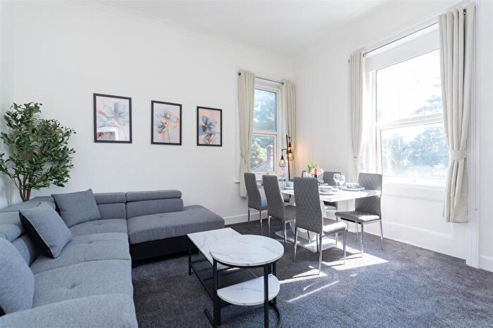 2 Bedroom Flat To Rent In Surrey Road, Bournemouth, BH2