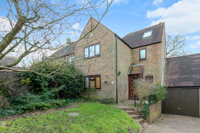 4 Bedroom Semi-Detached House To Rent In Cordrey Green, OX4