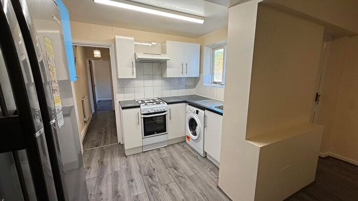 5 Bedroom End Of Terrace House To Rent In Shelley Road, Oxford, OX4