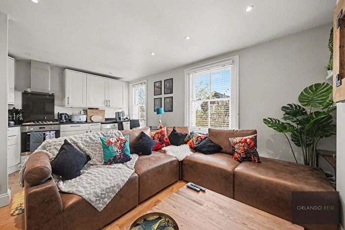 2 Bedroom Flat To Rent In Gauden Road, Clapham, SW4