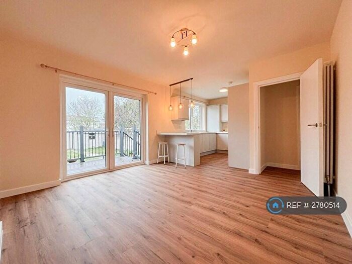 3 Bedroom Bungalow To Rent In Sydney Road, London, SE2