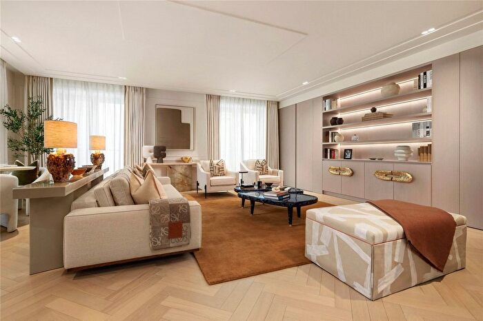 3 Bedroom Flat For Sale In Holland Park Gate, Kensington High Street, London, W8