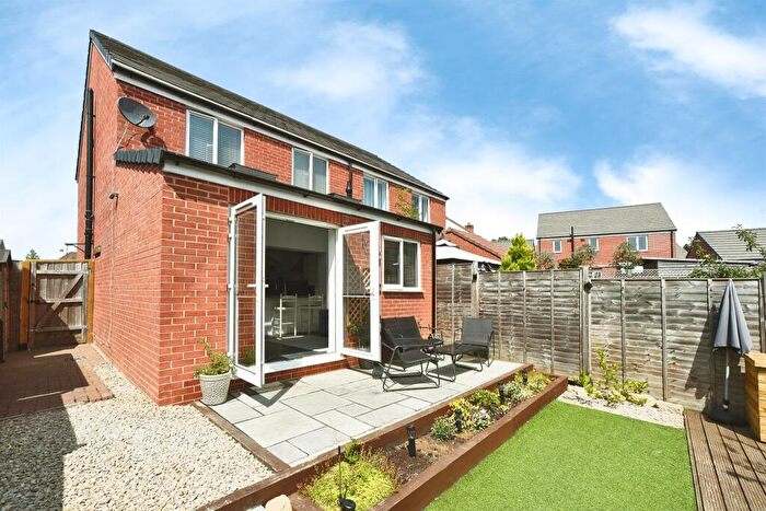 3 Bedroom Semi-Detached House For Sale In Wrag View, Highworth, Swindon, SN6