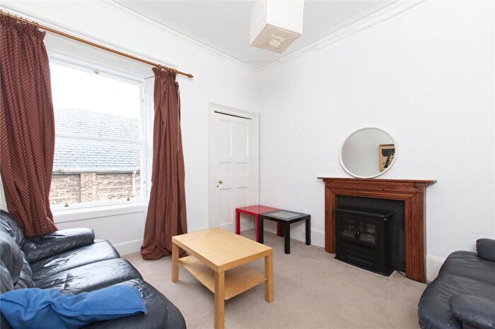 4 Bedroom Flat To Rent In St Patrick Square, Edinburgh, EH8