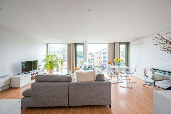 2 Bedroom Flat For Sale In Graham Street, Angel, London, N1