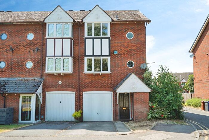 3 Bedroom End Of Terrace House For Sale In Blythfield, Burton-On-Trent, Staffordshire, DE14