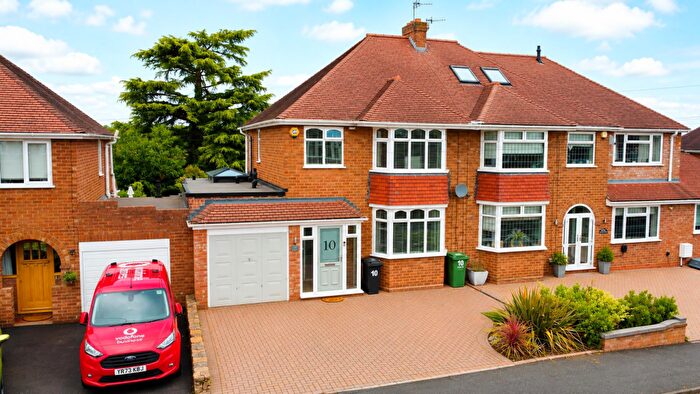 3 Bedroom Semi-Detached House For Sale In York Crescent, Stourbridge, DY8