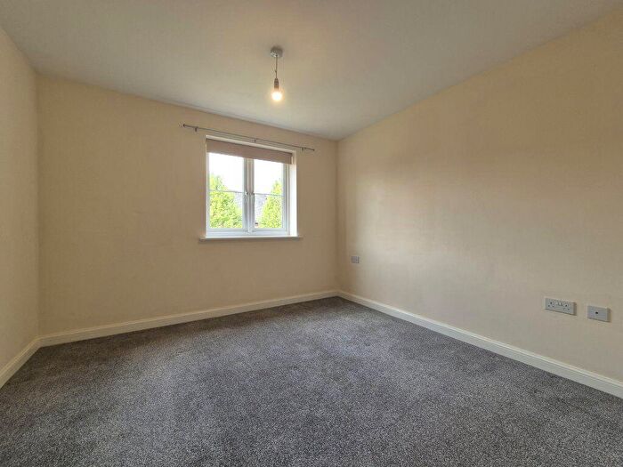 2 Bedroom Apartment To Rent In Golden Orchard, Halesowen, B62