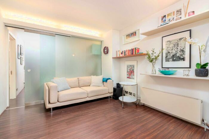 2 Bedroom Flat To Rent In Flat, Charterhouse St, Barbican, London, London, EC1M