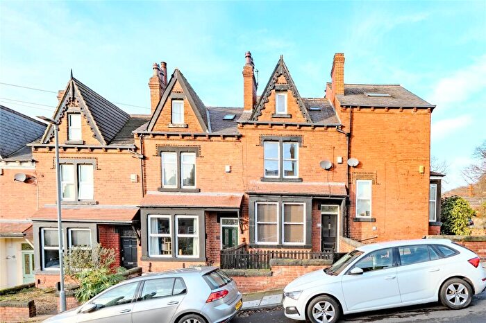 6 Bedroom Terraced House For Sale In De Lacy Mount, Leeds, West Yorkshire, LS5