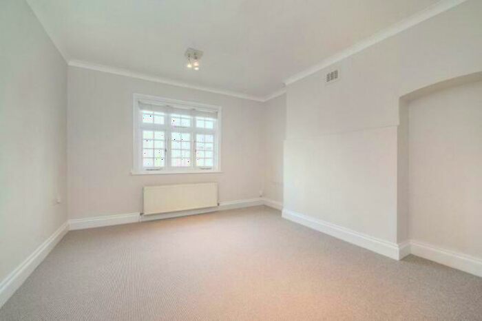 Studio To Rent In Bermondsey Street, London, SE1