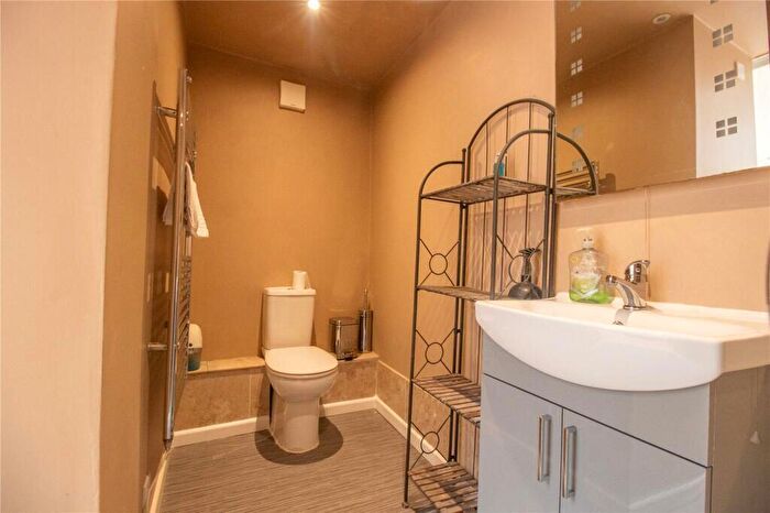 1 Bedroom End Of Terrace House For Sale In West Street, St. Philips, Bristol, Somerset, BS2