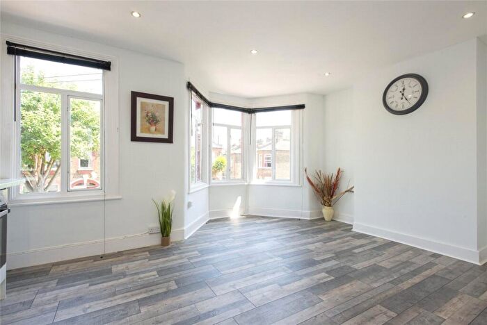 2 Bedroom Maisonette For Sale In Kettlebaston Road, Leyton, London, E10