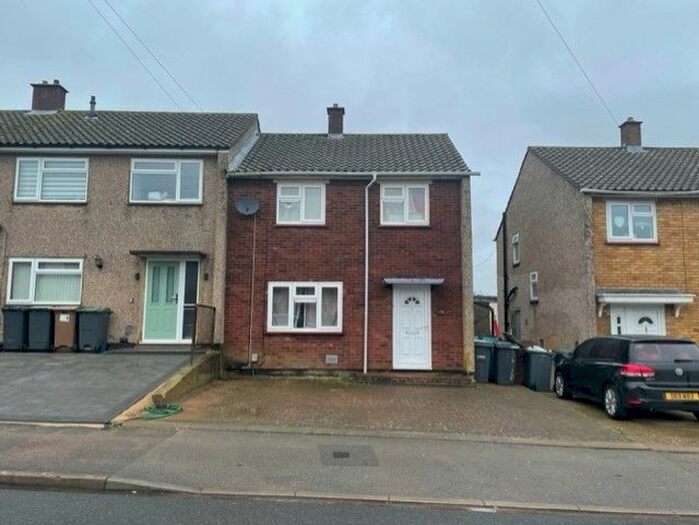 2 Bedroom Terraced House To Rent In Beadlow Road, Luton, LU4