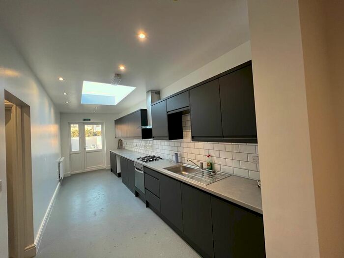 6 Bedroom Terraced House To Rent In Mortlake Road, Ilford IG1