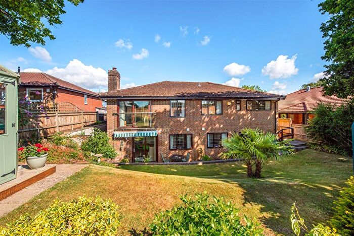 6 Bedroom Detached House For Sale In Winchester Street, Overton, Basingstoke, RG25