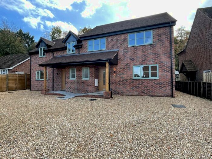 3 Bedroom Semi-Detached House For Sale In Emmens Close, Checkendon, Reading, RG8
