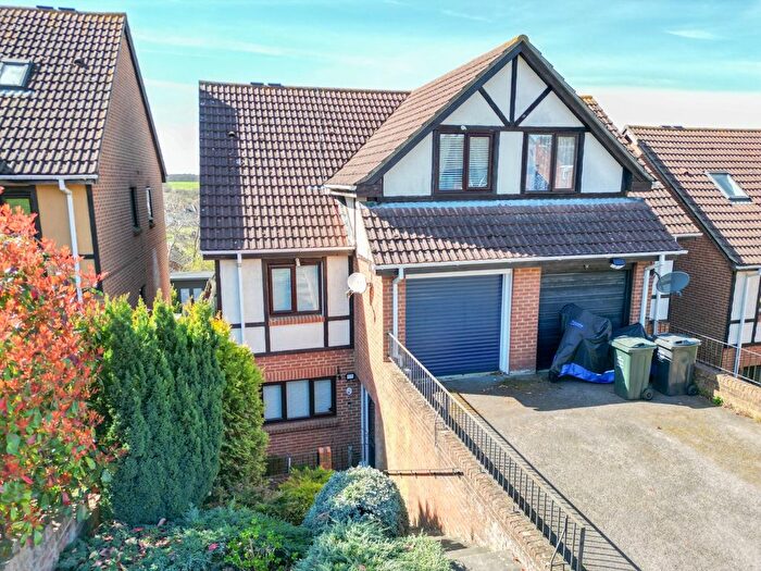 4 Bedroom Semi-Detached House For Sale In Beacon Drive, Bean, Dartford, Kent, DA2