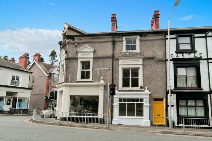 3 Bedroom Terraced House For Sale In Penmaenmawr Road, Llanfairfechan, Conwy, LL33