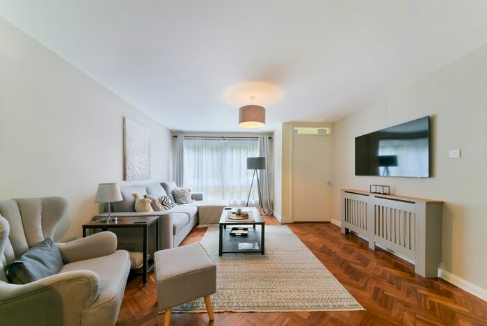 2 Bedroom Flat To Rent In Edge Hill, London, SW19