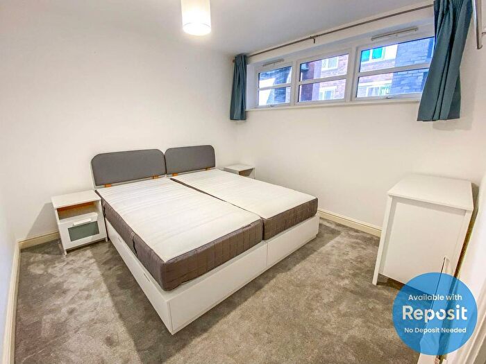 2 Bedroom Flat To Rent In Barton Street, Castlefield, Manchester, M3