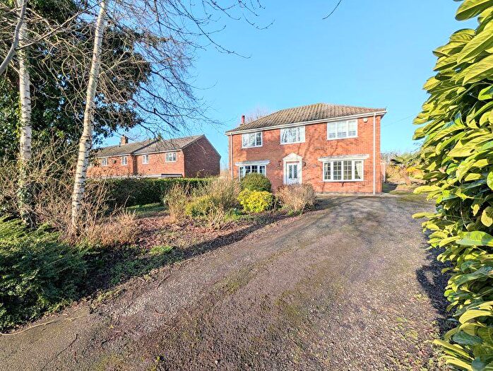 4 Bedroom Detached House For Sale In Main Road, Barnoldby-le-beck, DN37