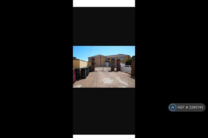 2 Bedroom Flat To Rent In Bill Point House, Selsey, Chichester, PO20