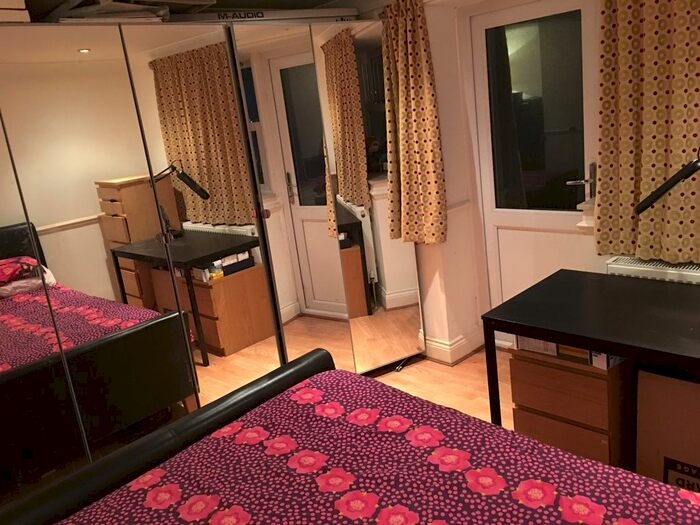 1 Bedroom Flat To Rent In Devonshire Road, London, SE23