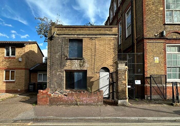 3 Bedroom Detached House For Sale In Stanley Street, Lewisham, London, SE8